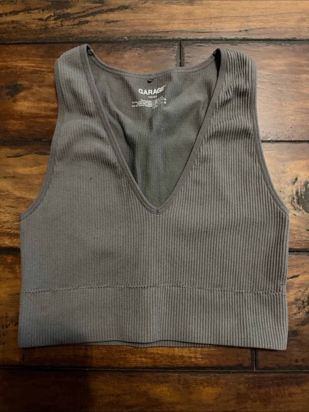 Garage Like New Gray Ribbed V-Neck Cropped Tank Top - Gray